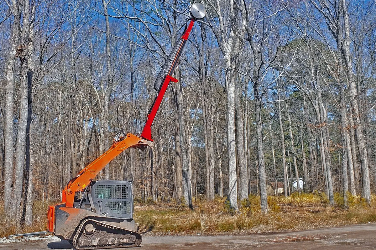 FECON TE18C Trim Ex Tree Saw in operation